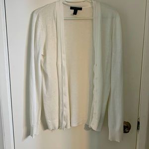Beautiful linen and cotton light cardigan with a sweet button up detail